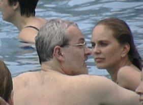 Chairman Rien Frankenhuis takes to the pool, probably because Anneke Verhoeven is there too...