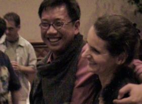 Alwyn and Iris de Marez Oyens in a fare-well hug scene. Go alwyn@loxinfo.co.th for e-mail.