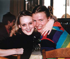 Na afzonderlijke groepsrepetities zijn de zusjes weer verenigd.